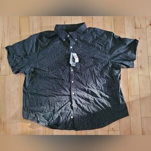 Brand new Van Heusen men's size 3XL short sleeved button up shirt
